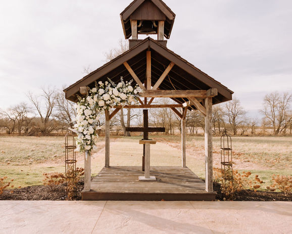 Ceremony chapel at Ohio barn wedding venue near me