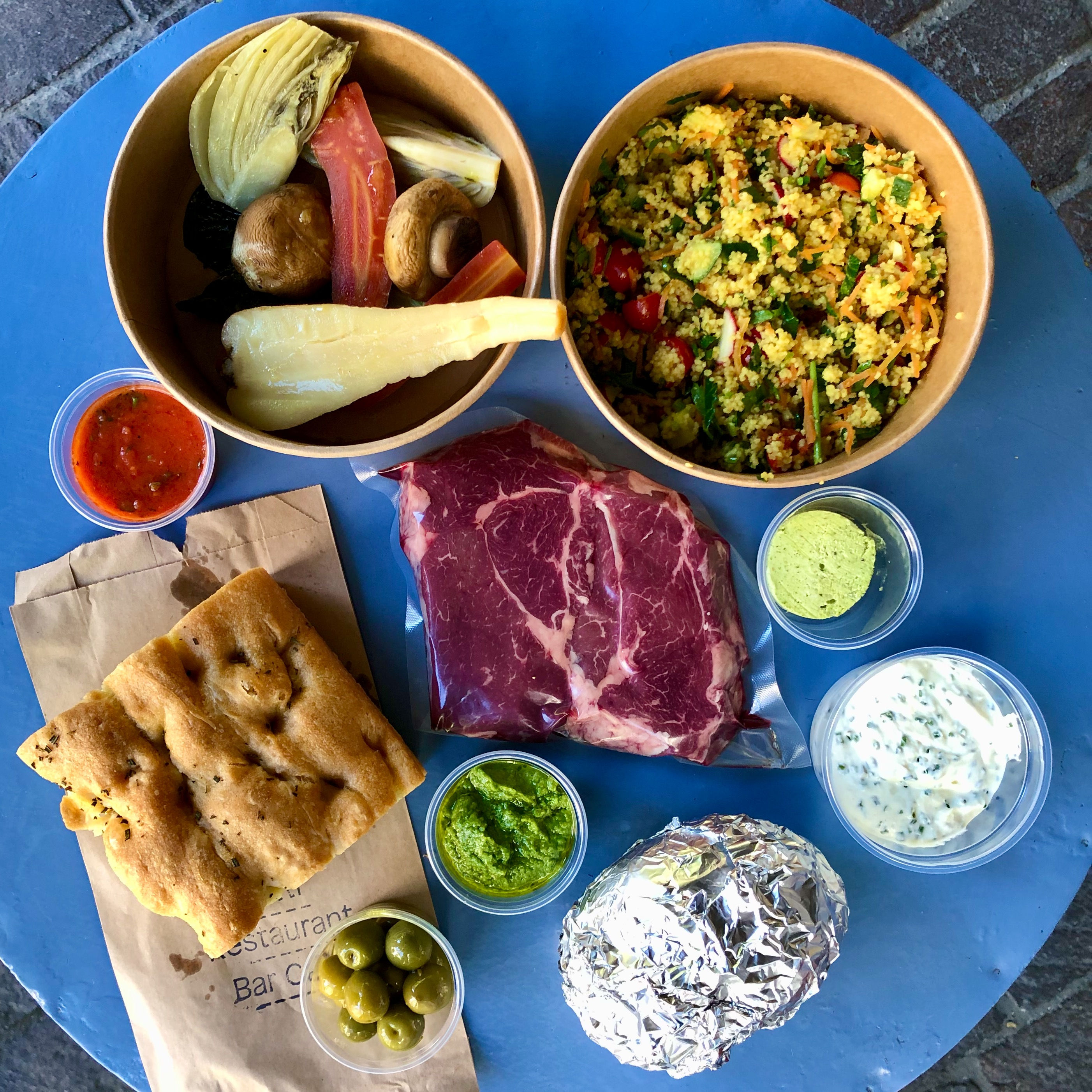 GRILLTASCHE für 2 Personen mit zwei Rib Eye aus dem Toggenburg