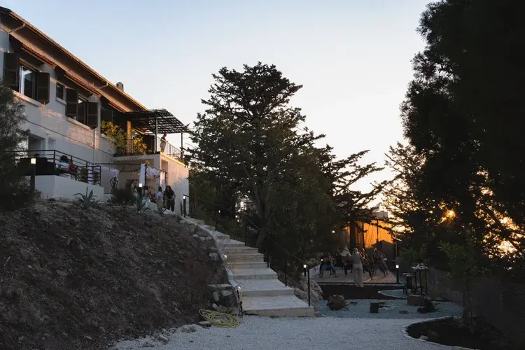 Eyes That Speak – Introduction to Facereading