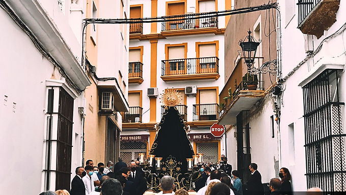 La feligresía del Santo Cristo recibió a Nuestra Señora del Mayor Dolor en su Rosario de la Aurora