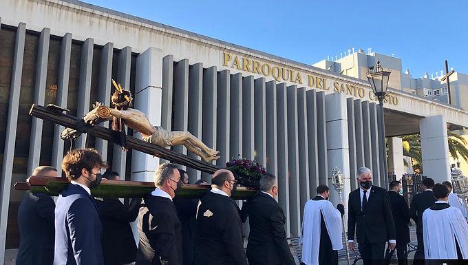 La Parroquia del Santo Cristo rezó el Vía-Crucis por las calles de la feligresía