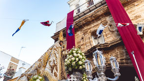 La Capitana de la Armada Española atravesó el barrio del Cristo para celebrar su CXXV aniversario de Patronazgo