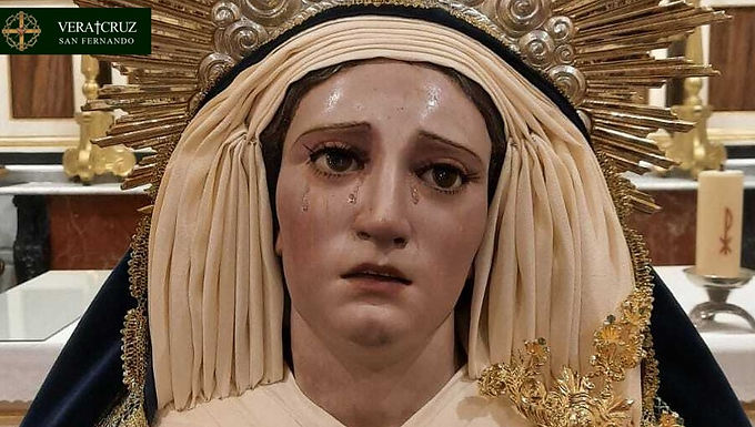 Nuestra Señora del Mayor Dolor ataviada para el tiempo de Adviento