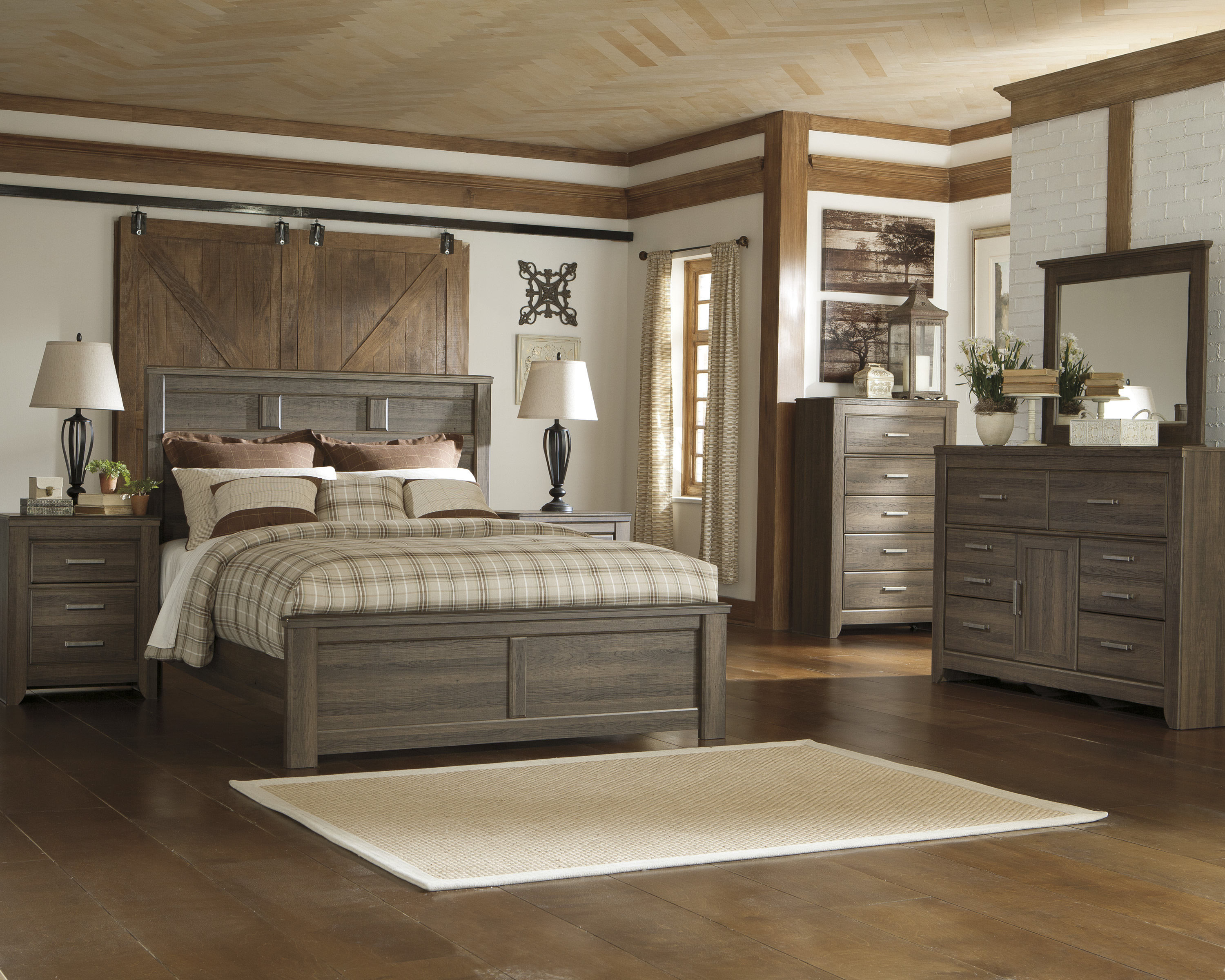 Juararo Panel Bedroom Set