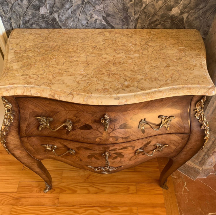 Miniature : Commode Sauteuse de Style Louis XV