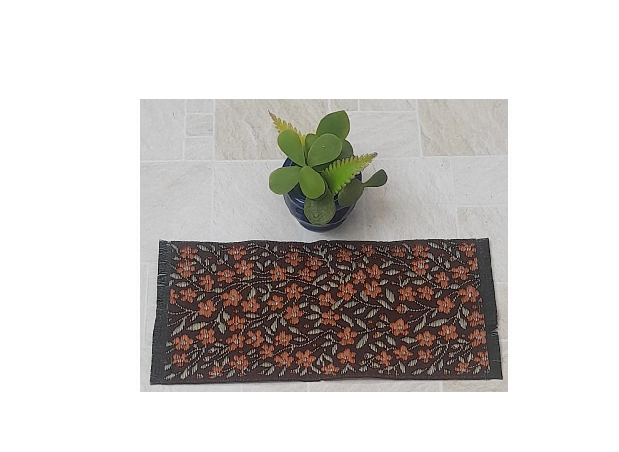 Medium rug, Peach coloured flowers on brown - approx. 108mm x 50mm