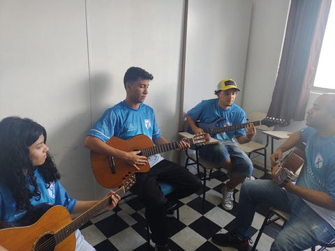 AULA DE MÚSICA GRATUITA, AULA DE VIOLÃO, AULA DE TECLADO, AULA DE DANÇA, AULA DE ARTESANATO E DANÇA PRA TERCEIRA IDADE