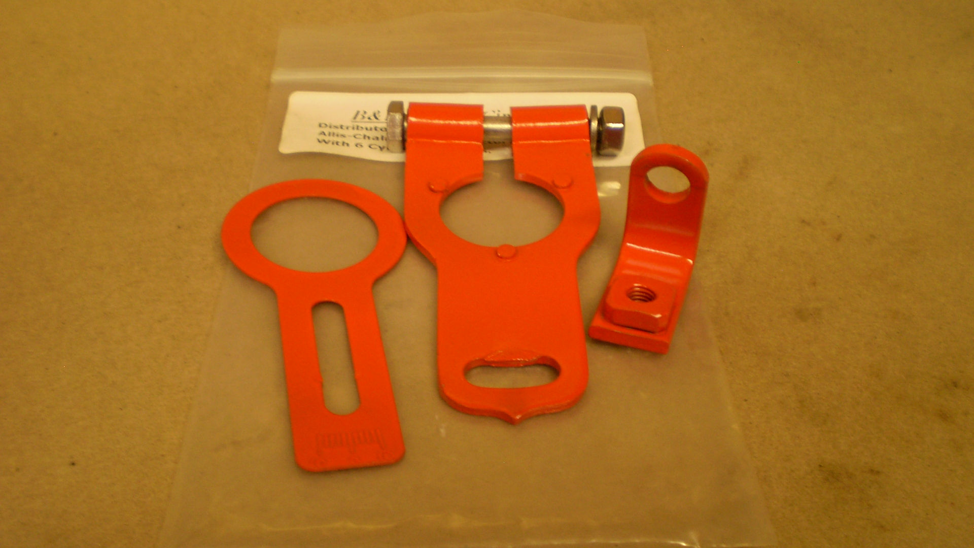 1510-16 Distributor Hold Down For Models D17 & D19 Gas