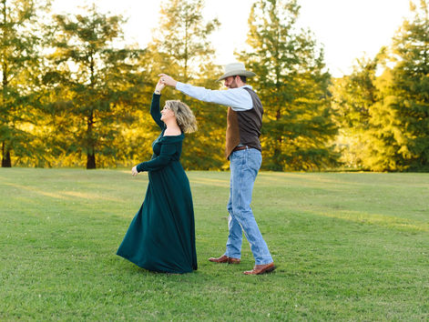 Maternity Pictures | Cypress Maternity Photographer