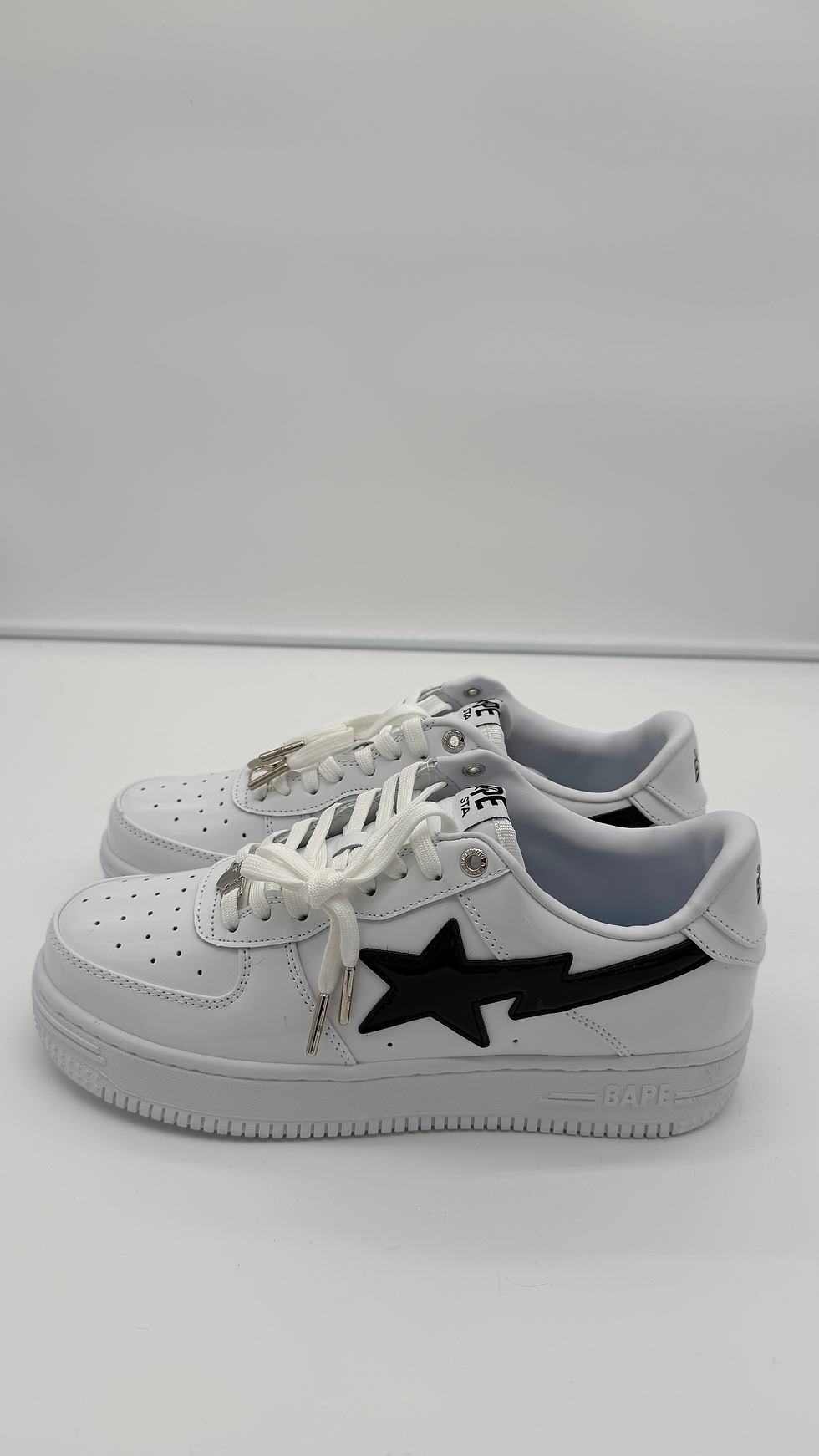 Thumbnail: A BATHING APE SHOES WHITE/ BLACK SIZE 8.5