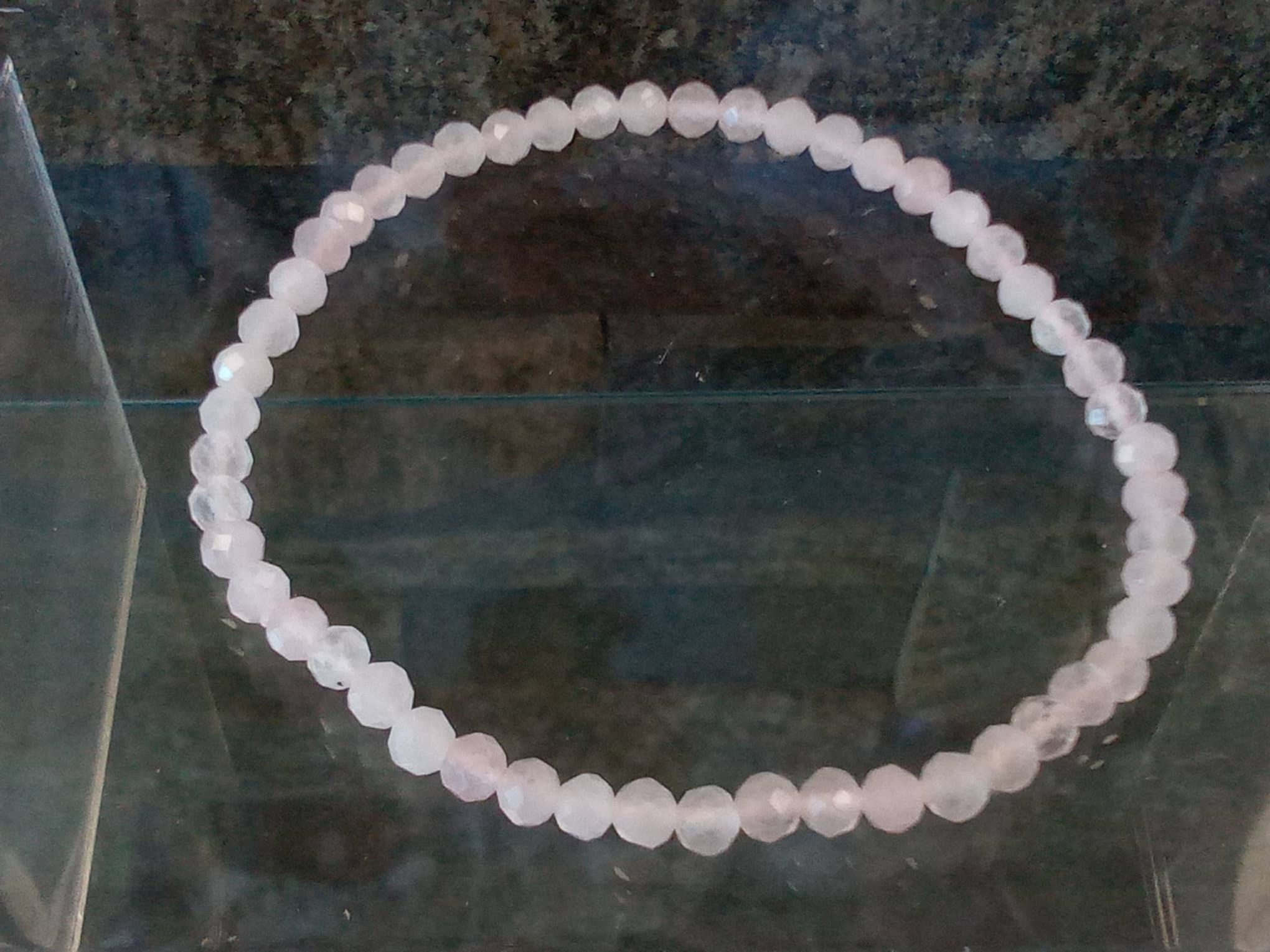 Delicate rose quartz beaded bracelet