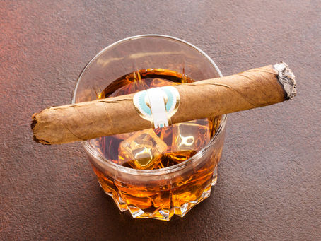 Qual o match ideal: charuto + bebiba?