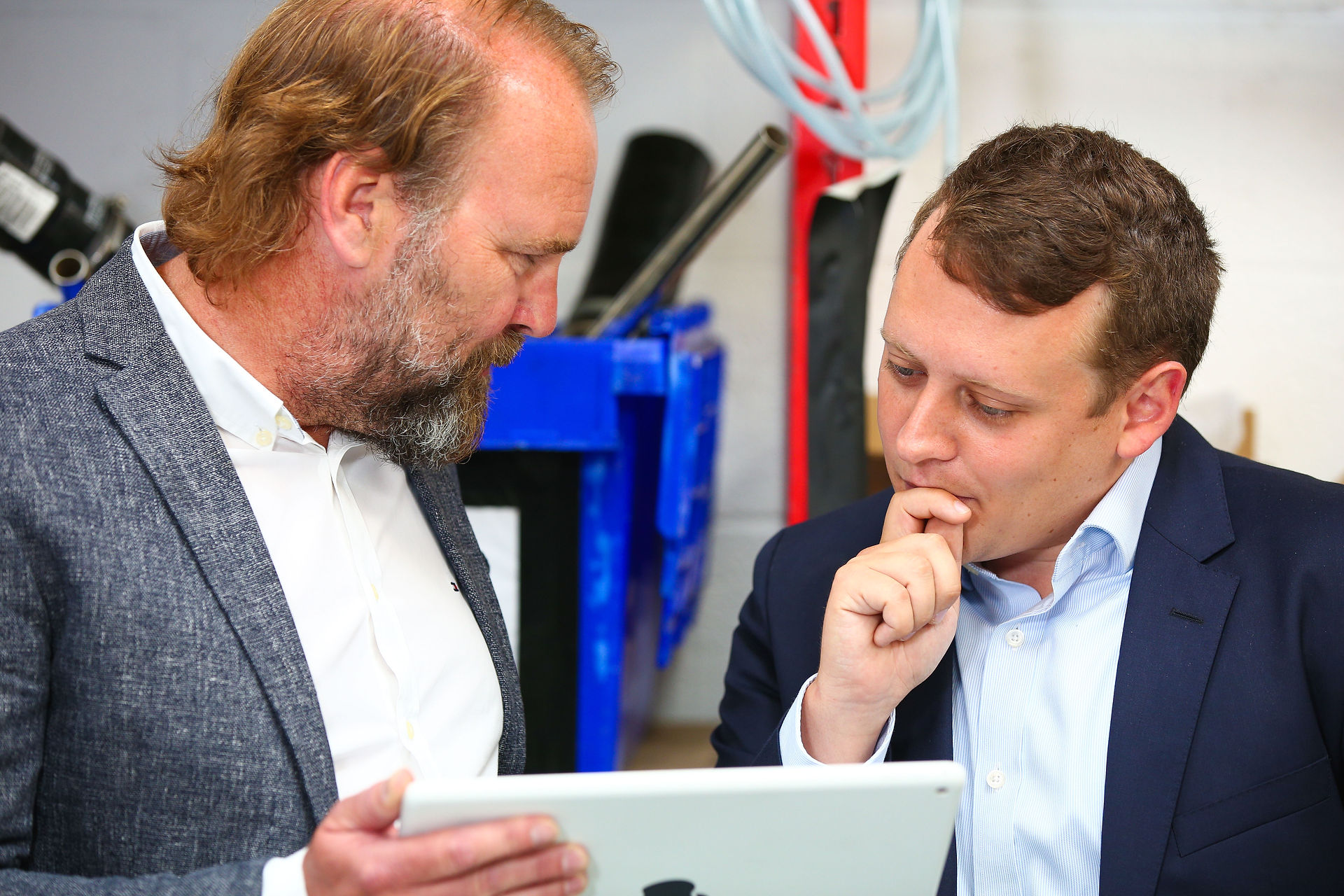 CGON CEO Simon Johnson reviewing PEMS test results at Emissions Analytics