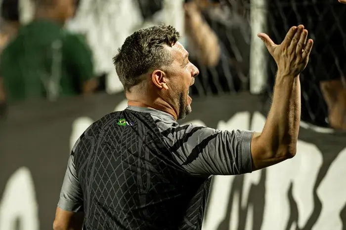 Técnico gaúcho conquista estadual e tira clube da seca de títulos