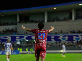 Caxias chega a quarta vitória seguida e mantém a liderança da Série C
