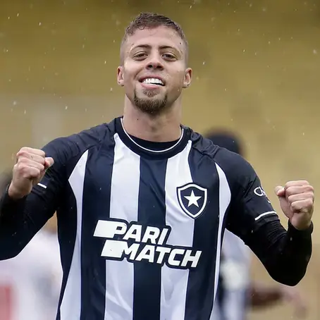 Meia que estava no futebol europeu reforça o Juventude no Brasileirão