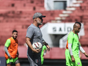 Técnico gaúcho conduz o Santa Cruz ao acesso à Série B do Brasileirão