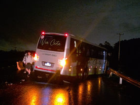Susto na estrada: micro-ônibus com delegação de time da Terceirona Gaúcha sofre acidente após jogo em Rio Grande