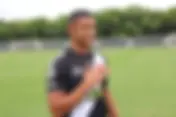 Ex-Vasco, centroavante assina em definitivo com Ypiranga