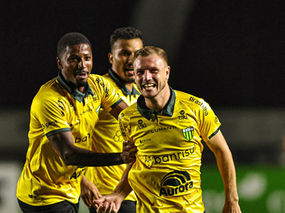 Noite de gala: Ypiranga quebra tabu de 36 anos, elimina o Caxias e garante vaga na semifinal