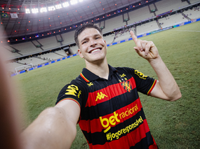 Líder da Série B, atacante gaúcho comemora vitória em primeiro clássico pelo Sport