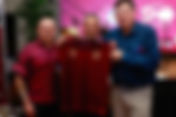Caxias lança camisa dos 90 anos e resgata escudos do Flamengo