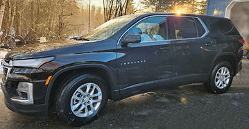 2023 Chevy Traverse Black.jpg
