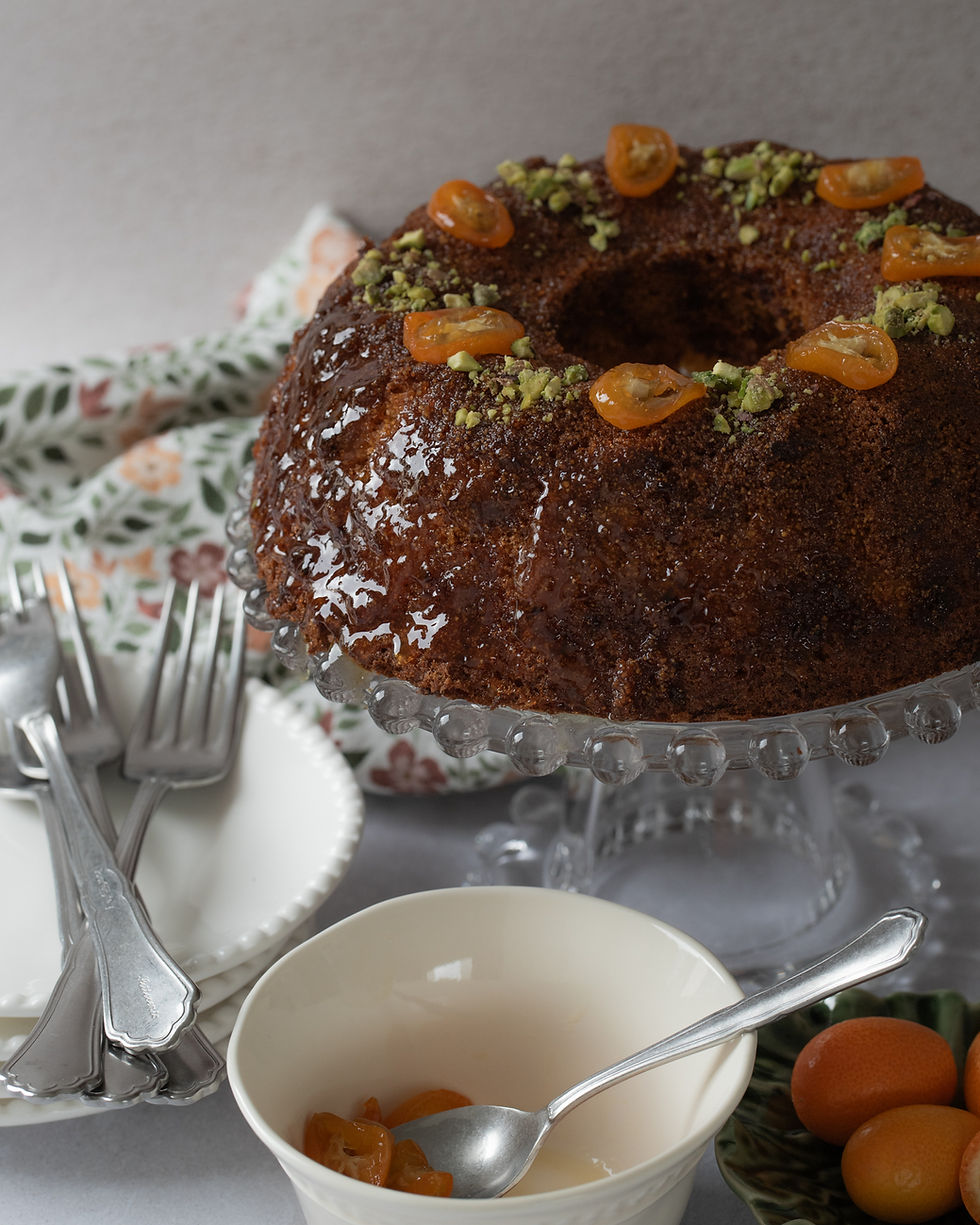 Gâteau à l’huile d’olive, fleur d’oranger & kumquats confits