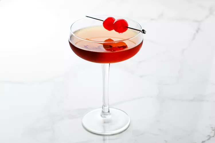 classic-manhattan-cocktail-759321-step-05-73688a03732d43d6ae9fbc344a60b6d7.webp