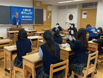 2026年4月25日 神奈川県横浜市の私立校で人権授業を行ってきました。「世界人権宣言の30条」の映像上映、「人権の物語」の映像上映を含めて90分間の授業でした。担当の先生からは「これ、全校生徒にやってほしい」とお褒めの言葉をいただきました。