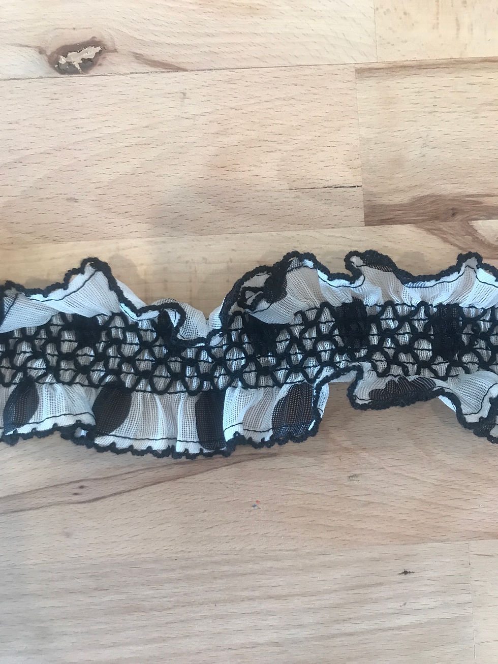 Stretch spot frill trim