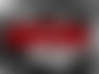 Schwarz-weiße Illustration eines bärtigen Mannes mit zerzaustem Haar und nachdenklichem Blick nach unten. Ein roter Farbstreifen mit dem Schriftzug ‚Andrew‘ verdeckt seine Augen.