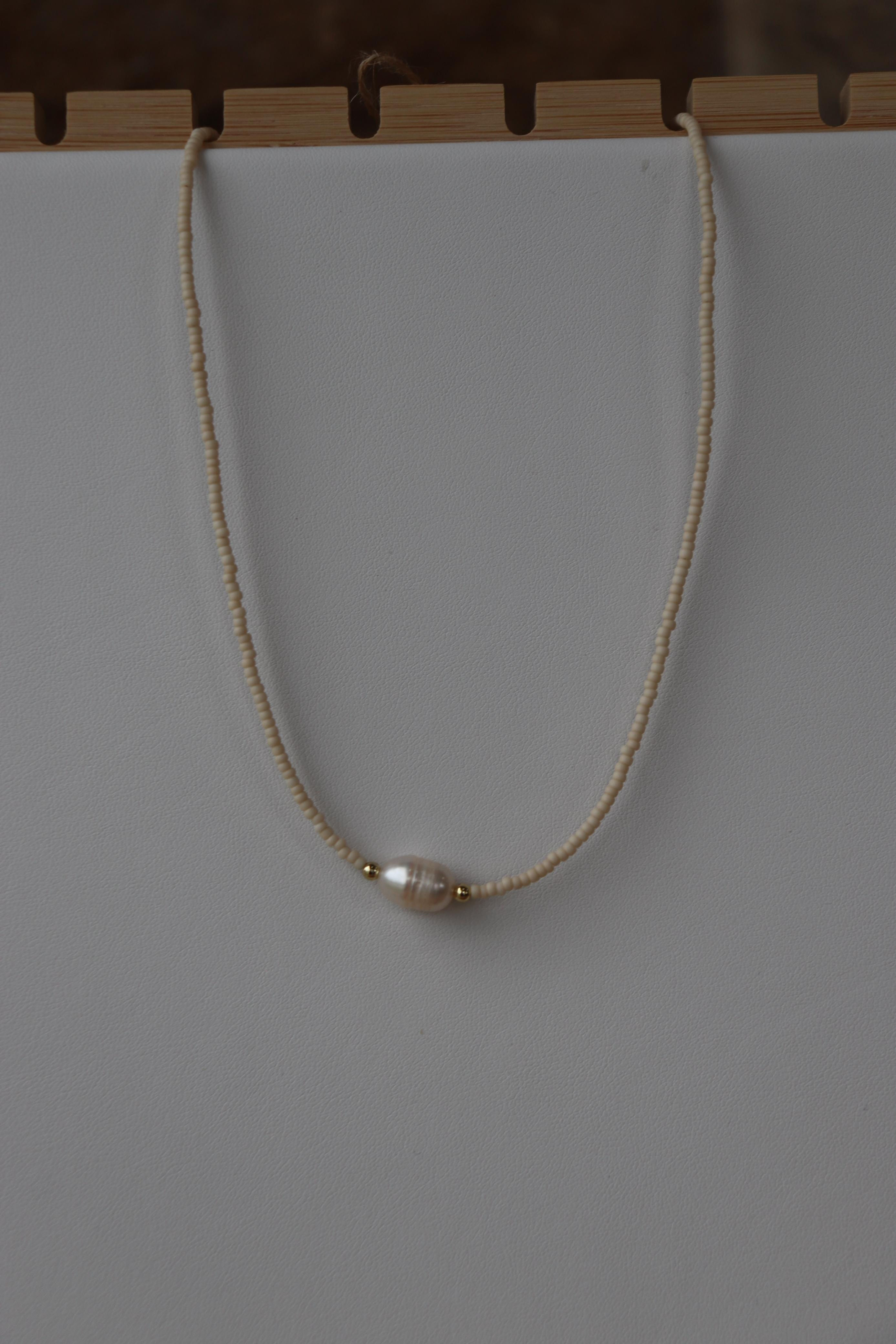 Collar miyuki crudo con perla barroca