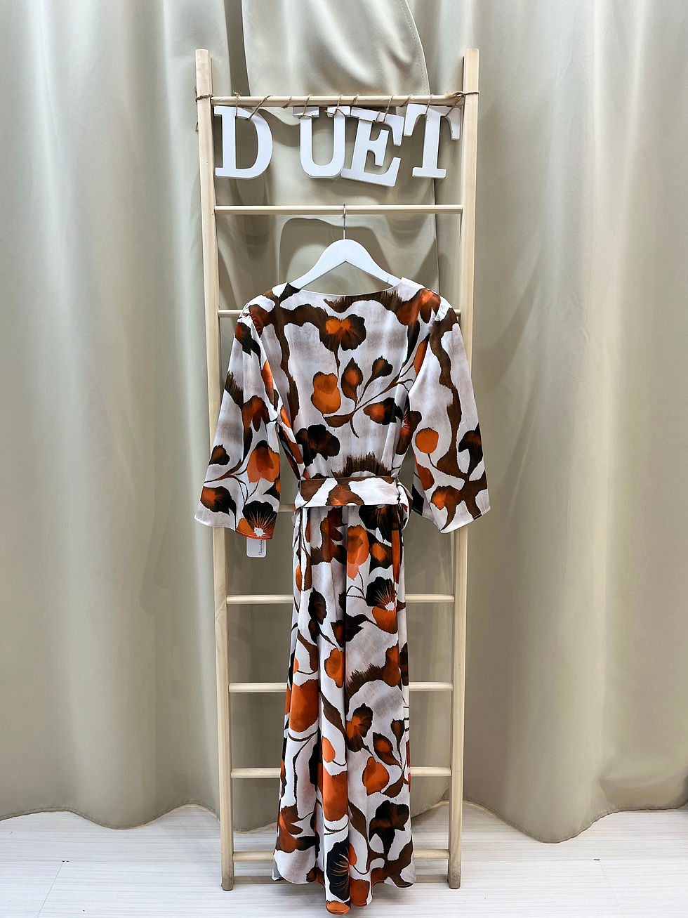 Miniatura: Vestido midi estampado naranja 