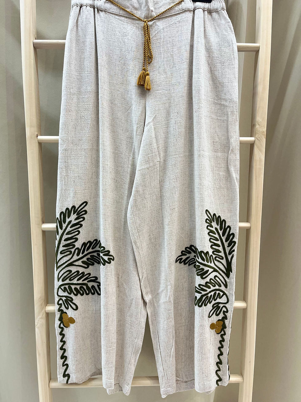 Miniatura: Pantalón bordado verde kaki 