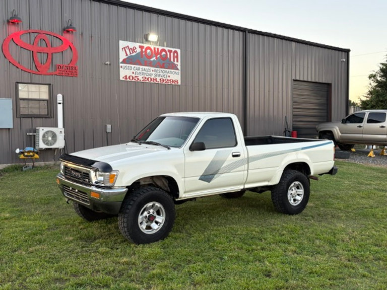 1989 Toyota Pickup - Photo 5