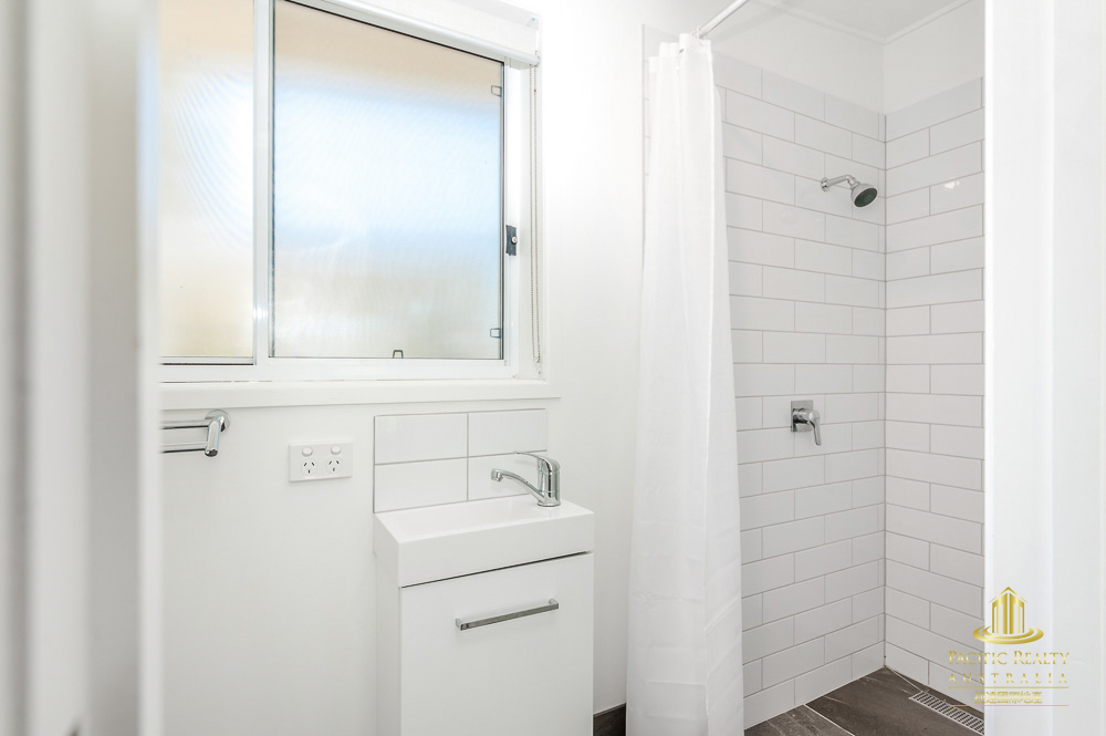 4 Beagle ave, Banksia Beach Qld 4507, Banksia Beach - Image 1