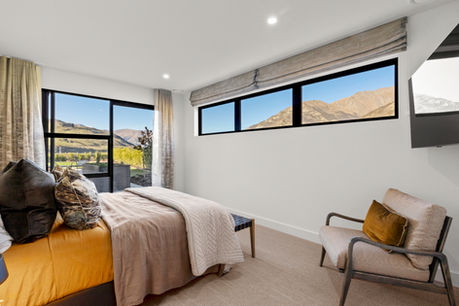 bedroom and linen interior desinger.jpeg