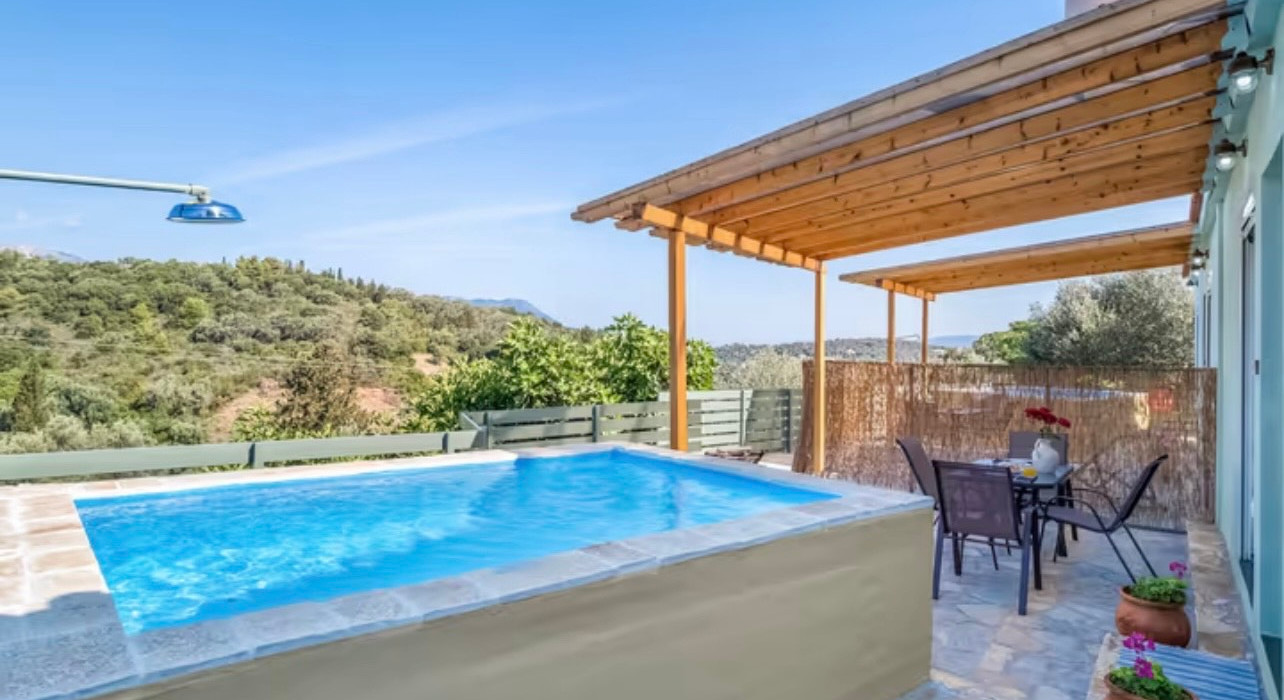 TZANIS LUXURY SMALL VILLAS