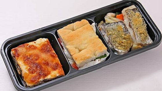 特製ラザニアと鮮魚のパン粉焼き弁当 @¥1,180(1個)