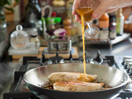Filé de Frango na Frigideira ao Molho com Acerola e Vinagre