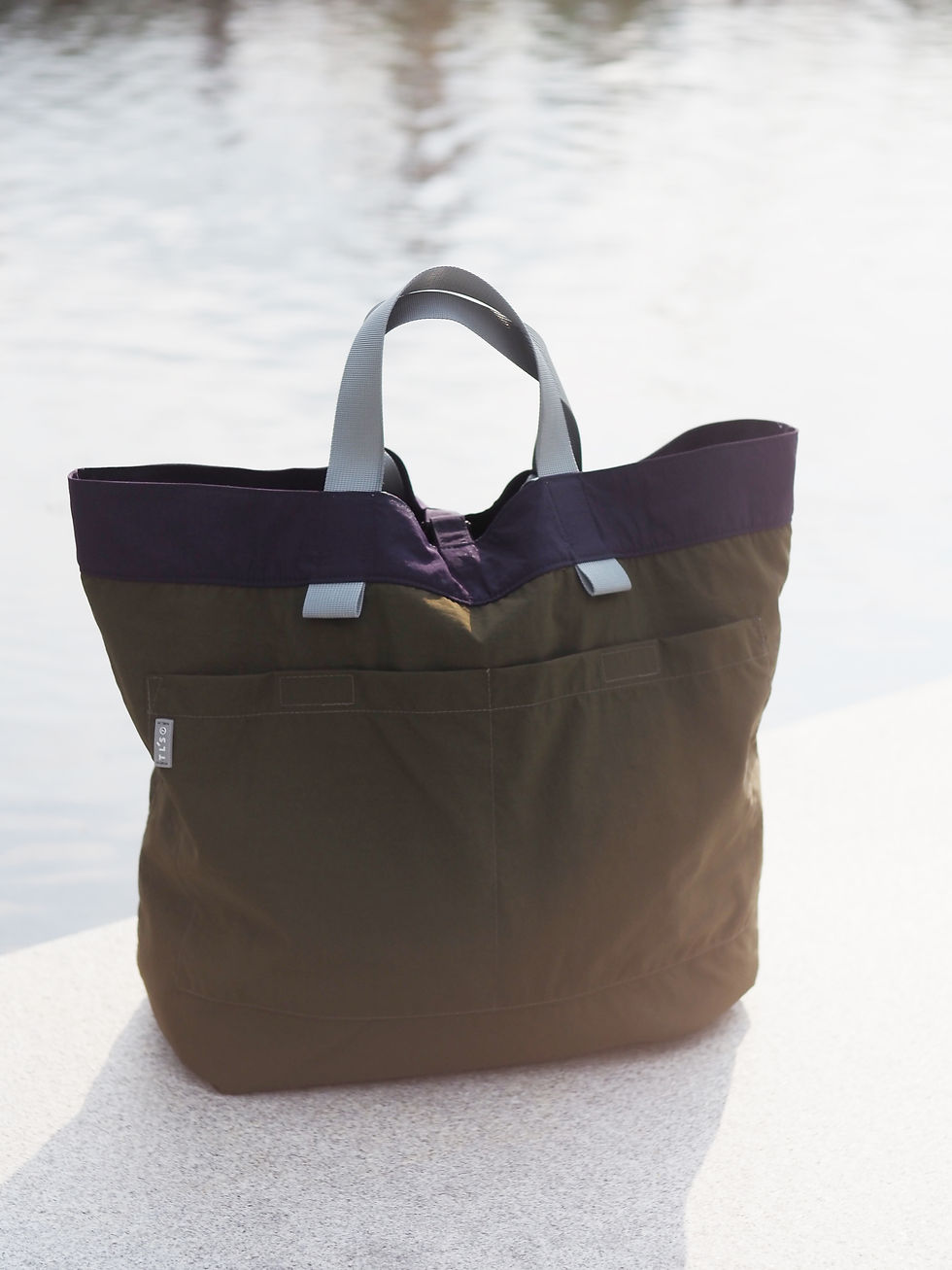 サムネイル： The Coastal Foldable Reversible Tote Bag | Navy/Dark Green