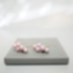 サムネイル： FALALALALA ROSE PINK PEARL DROP EARRINGS | CLOUD SHAPE