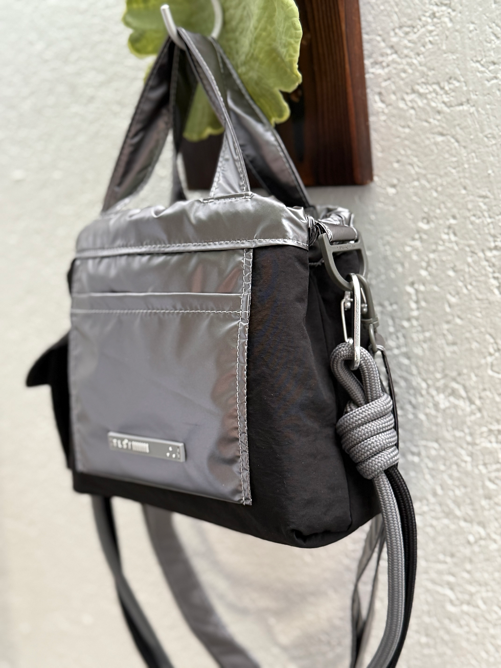 縮圖：S The Voyage Bag | Metallic Black / Black + Two-tone Rope