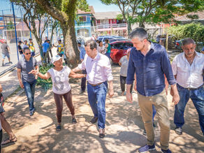 Morro da Cruz tem praça revitalizada devolvida à comunidade