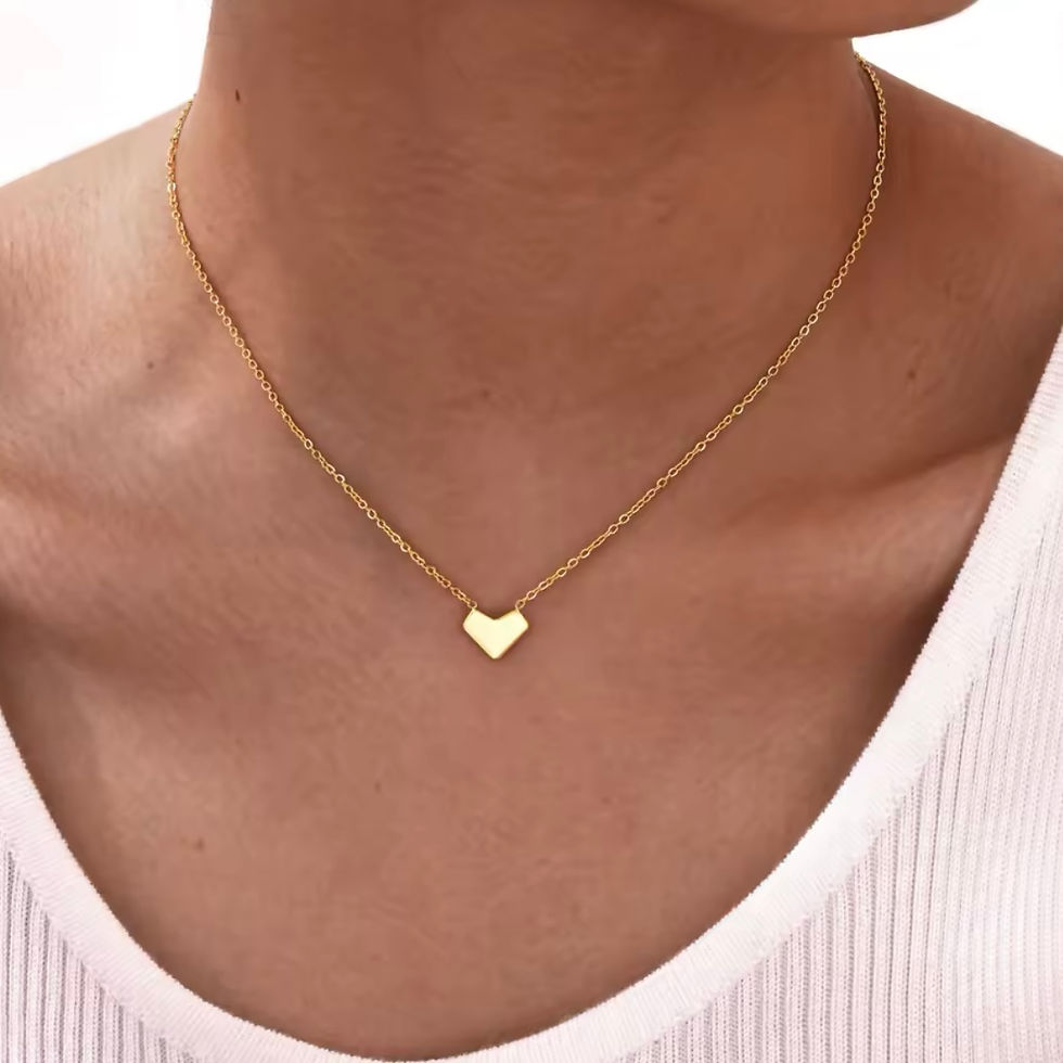 Miniature : Collier Femme Petit Cœur – Un Bijou Plein de Douceur 