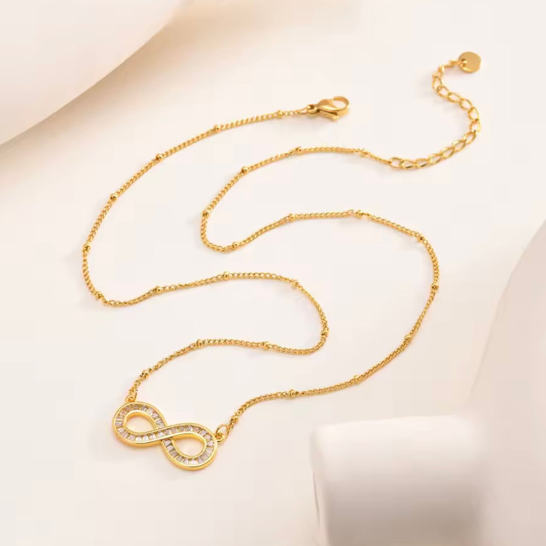 Collier infini  en acier inoxydable avec strass inscrustés 