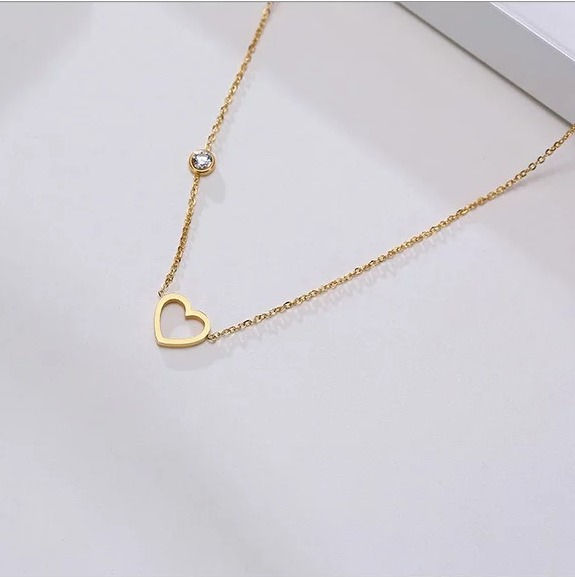 Miniature : Collier avec pendentif forme petit cœur petite pierre