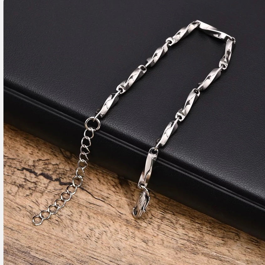 Miniature : Bracelets torsadés homme en acier tendance