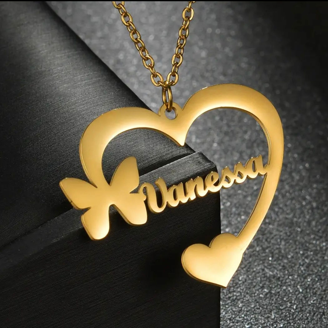 Collier avec nom personnalisé cœurs papillon roho 9